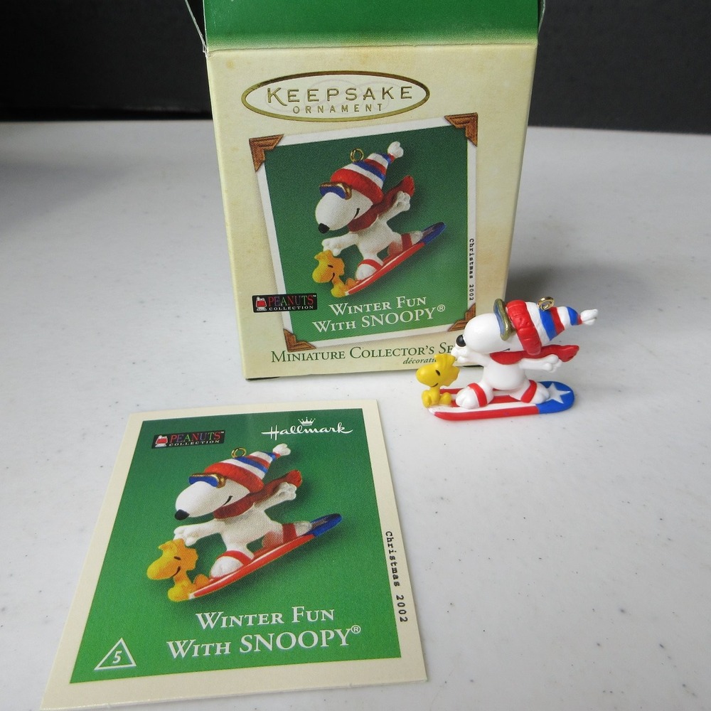 2002 Hallmark Keepsake Ornament #5 Winter Fun with Snoopy Snowboarding Woodstock